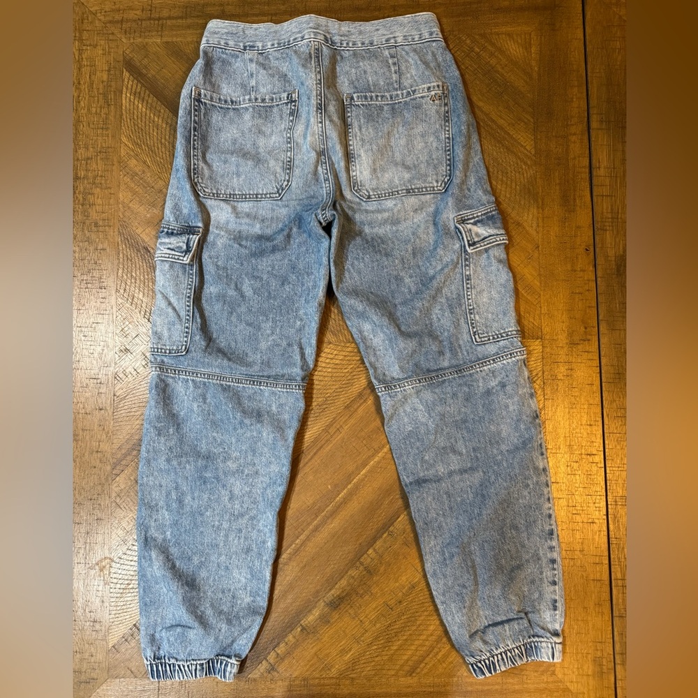 SOLD X POSTED American Eagle High Waisted Light Wash Denim Cargo - Picture 12 of 14